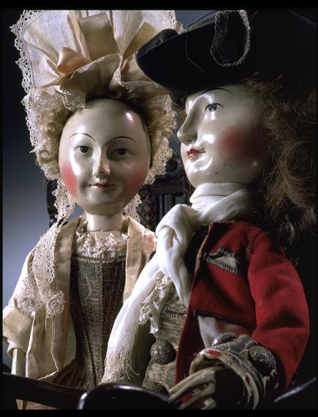 Старинные куклы и их одежда