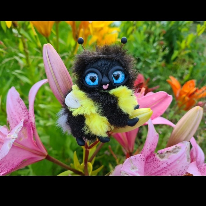 Шмелечек в новом доме. Яркие фотографии из жизни Шмеля (фото 7)