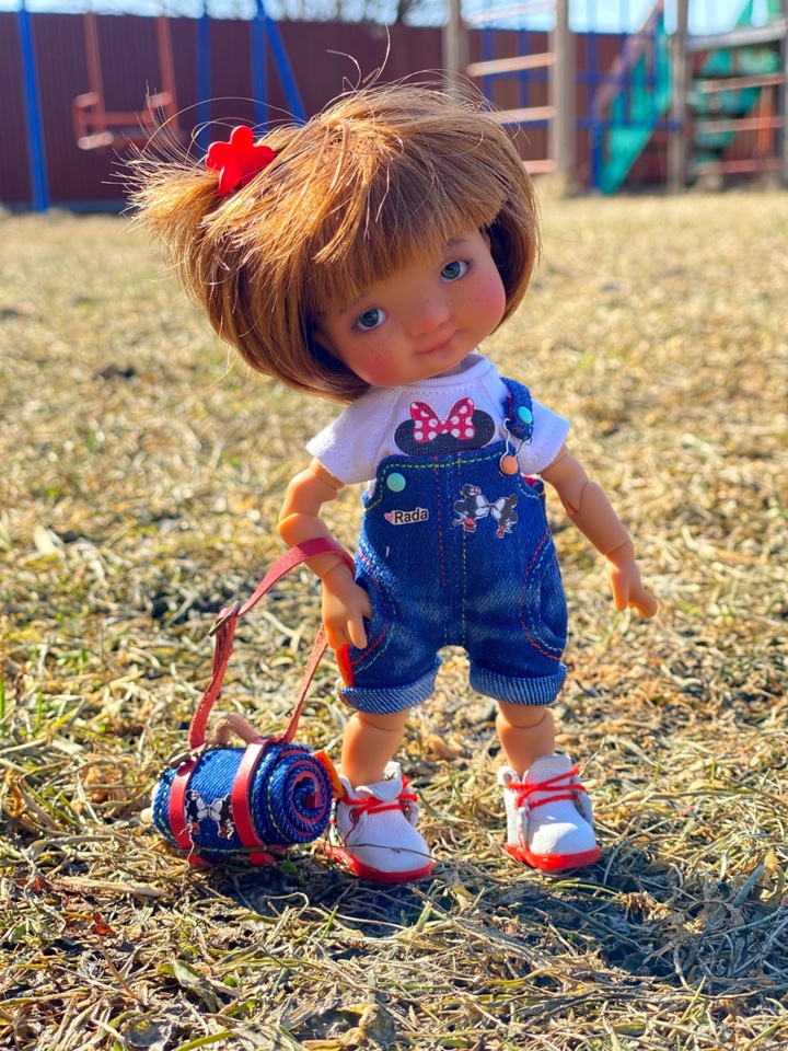 Стоят девчонки... стоят в сторонке. Meadow dolls