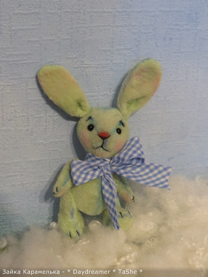 Зайка цвета свежего салата по имени Карамелька (фото 3)