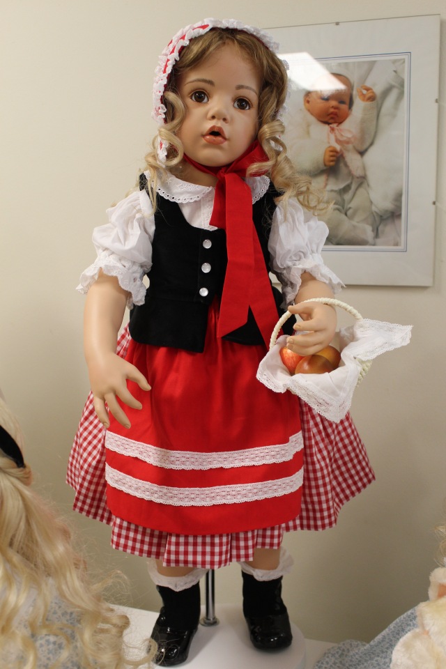 Летняя встреча в магазине и выбор кукол. Часть вторая - Красная шапочка. ОПРОСНИК