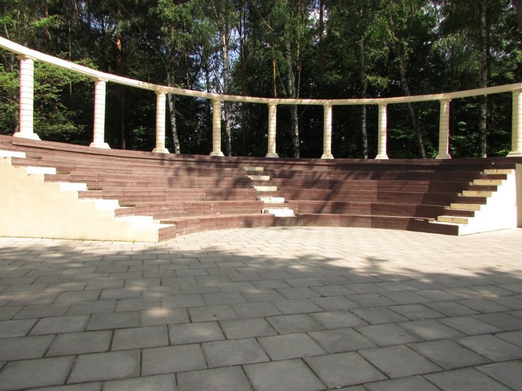 Малышня на прогулке в Бирюлёвском дендропарке (фото 9)