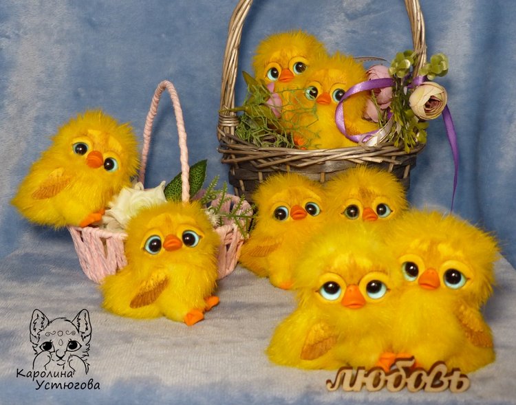 Корзинами утят несут...Несут на радость и веселье весны