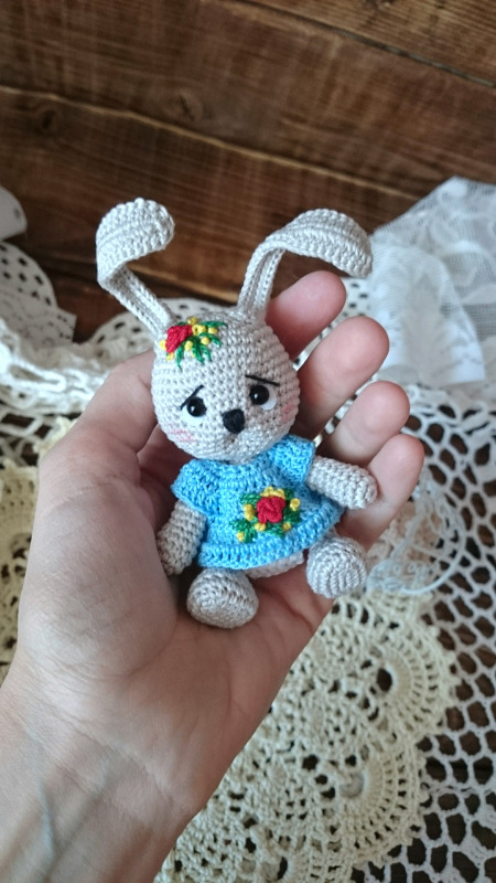 Зайчиков много не бывает — Вязаные игрушки и амигуруми: крючком (фото 8)