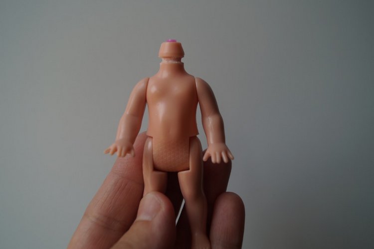 Первая июльская выписка. Две разные поломки шейного крепления - исправляем. Санаторий для кукол. И новые пациенты