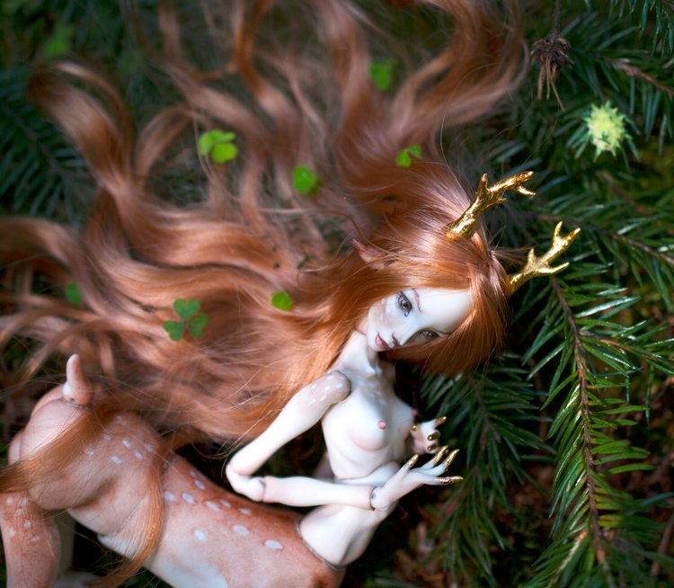 Фарфоровая шарнирная оленедевочка Торн (фото 9)