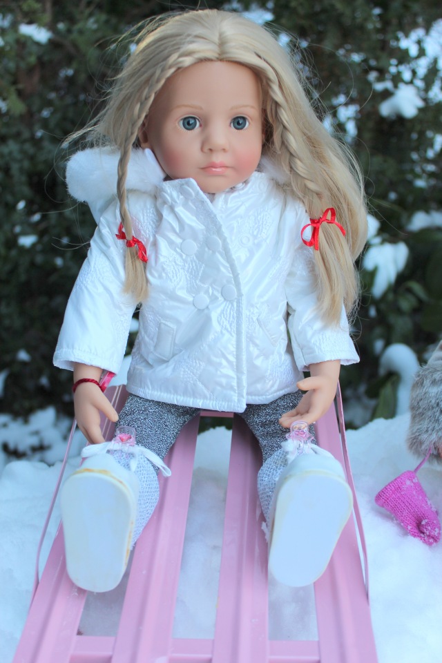 Снежные забавы Кети и Рози. Провожаем зиму