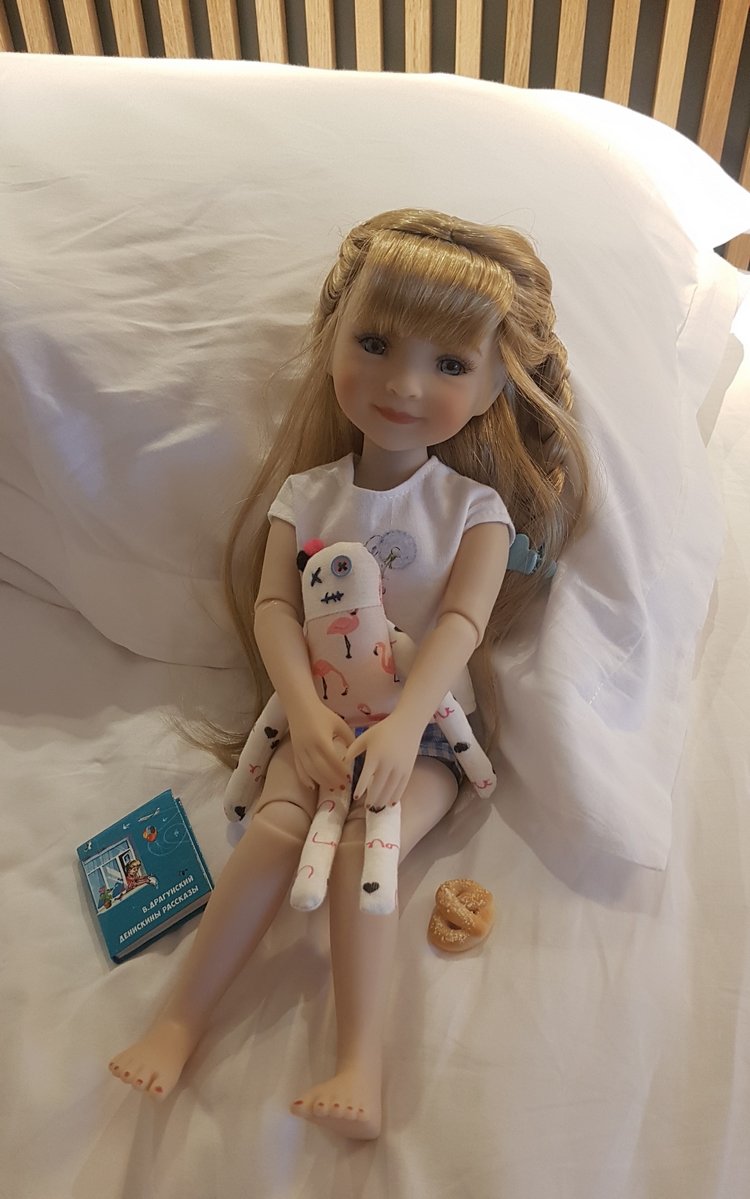 Инес на море — Куклы Ruby Red (Руби Ред) Fashion Friends: Siblies (фото 9)