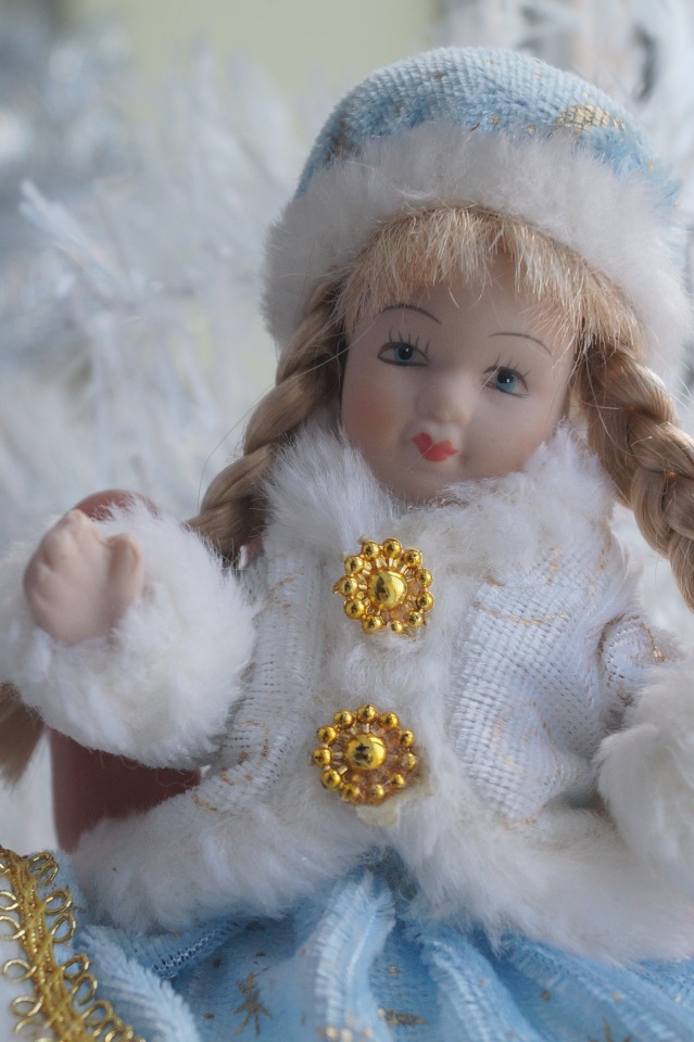 Вторая выписка января. Фарфоровая Снегурочка стала как новенькая. Зайчик снова видит. Как исправить западающий глазик у