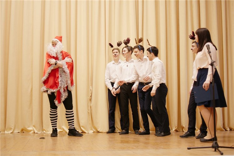 "...мир черно-белый весь разрисуют чудаки!"