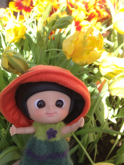 Яркие весенние краски и позитивный Mui-chan