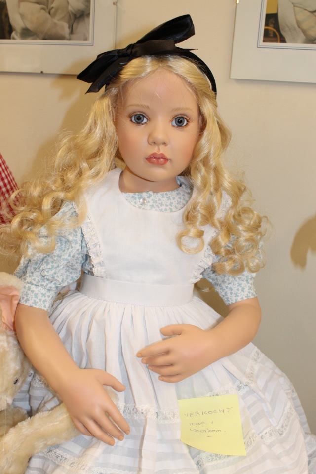 Встреча коллекционеров в магазине. Выбор кукол из новой коллекции Гюнзел. Часть первая - Алиса. ОПРОСНИК