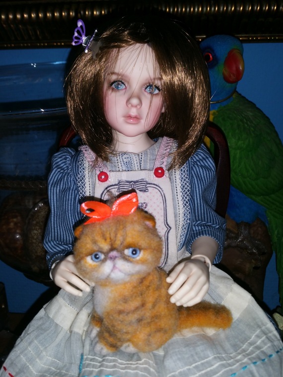 Розочка в образе Алисы. Домашнее видео