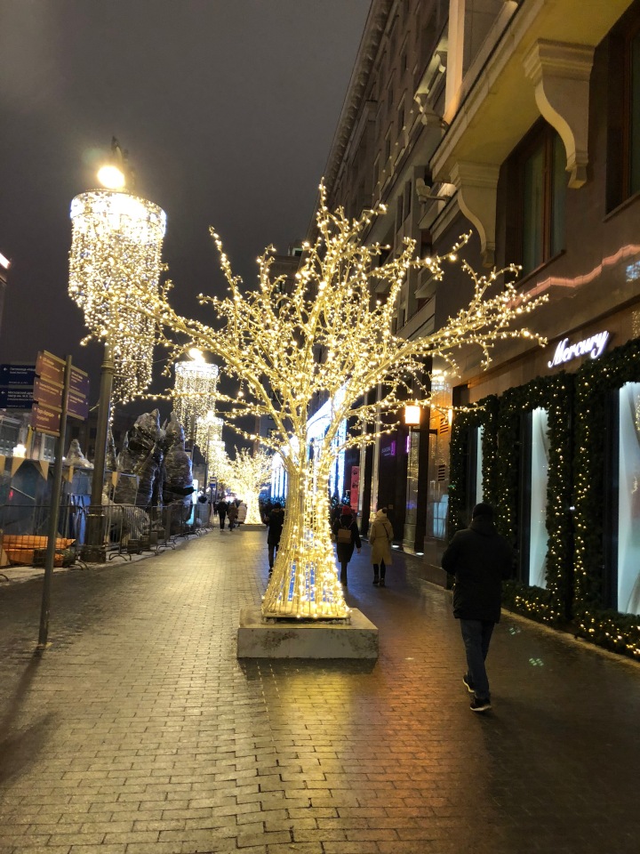 Москва предновогодняя... выставка новогодних елок в ГУМе - очень красиво