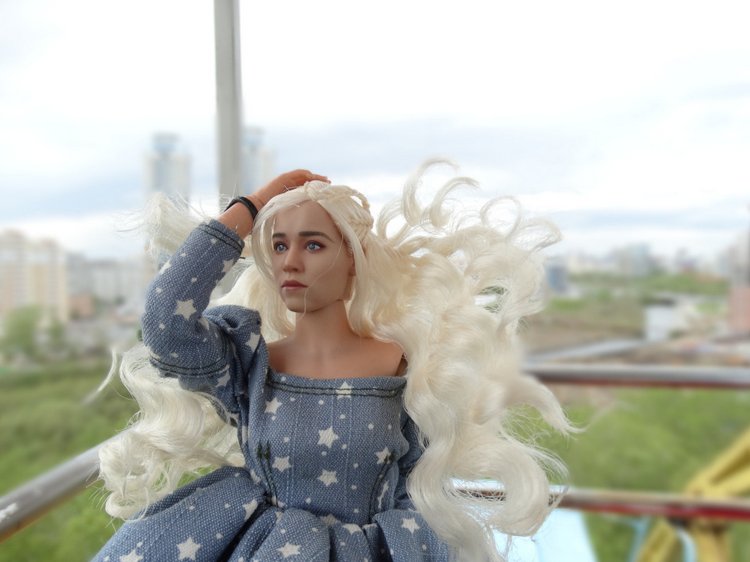 Совсем другой стиль для Дэни. Экшен-кукла Daenerys от ThreeZero