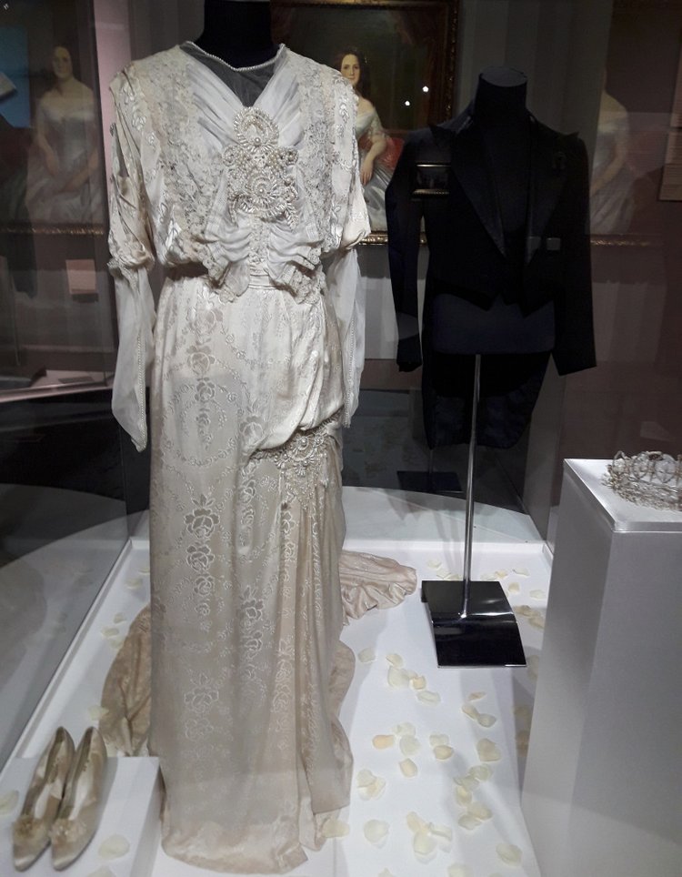 Выставка "Узоры свадьбы кружевной". Зал 2 | Бэйбики Выставка "Узоры свадьбы кружевной". Зал 2