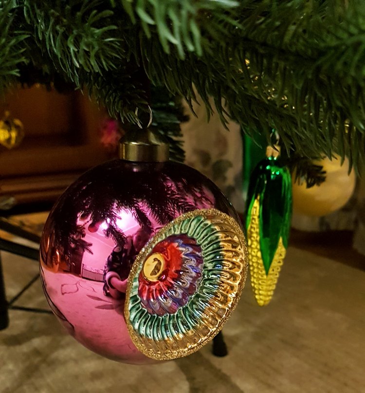 В степи родилась ёлочка, в жару она росла