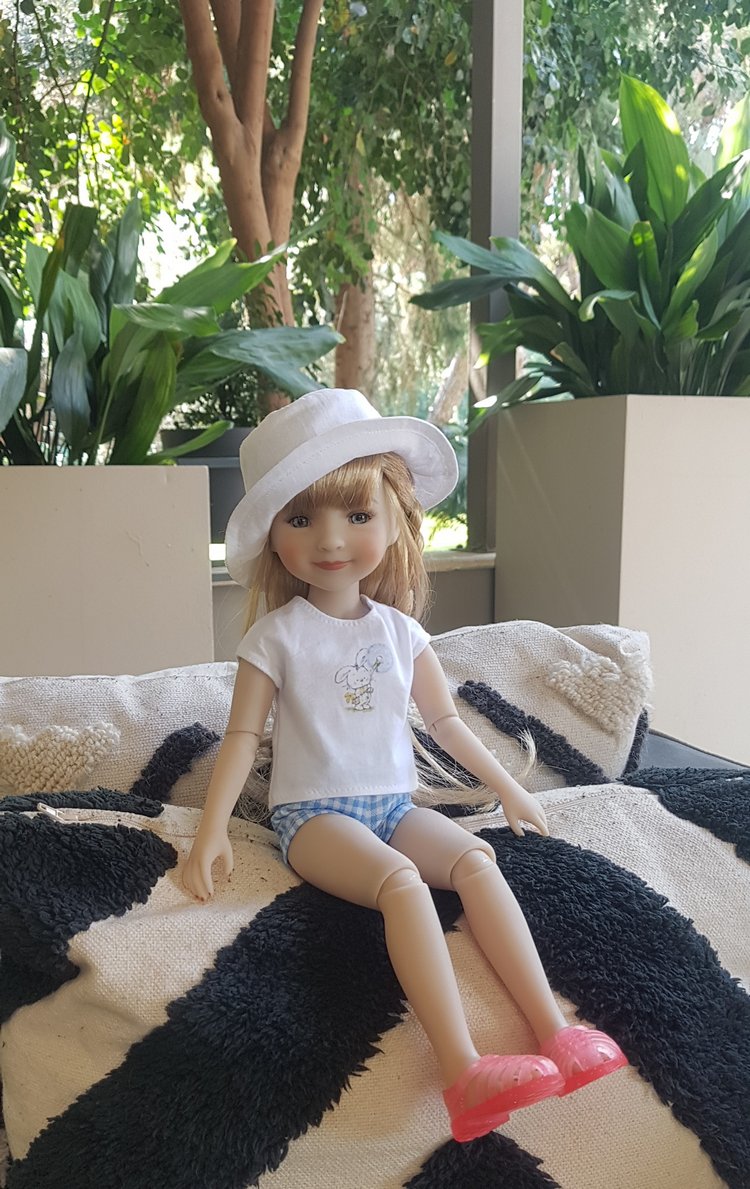 Инес на море — Куклы Ruby Red (Руби Ред) Fashion Friends: Siblies (фото 8)