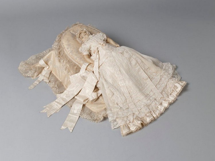 Старинная восковая кукла — Редкие антикварные куклы и реплики: воск (фото 7)