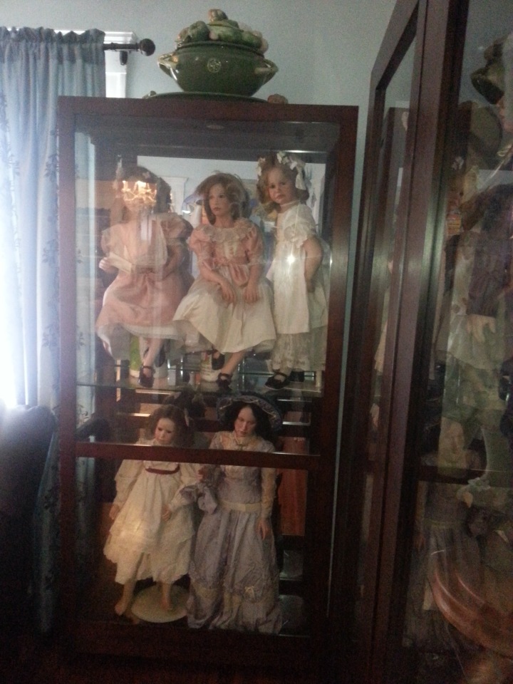 История о том, как я поставила кукол в витрину. Проект "За стеклом"