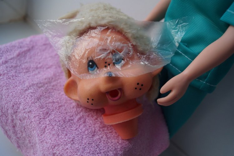 Третья выписка февраля. Сложная пациентка получила помощь нейрохирурга, бегемот Тотоша снова ловит шарики, лепка стоп +