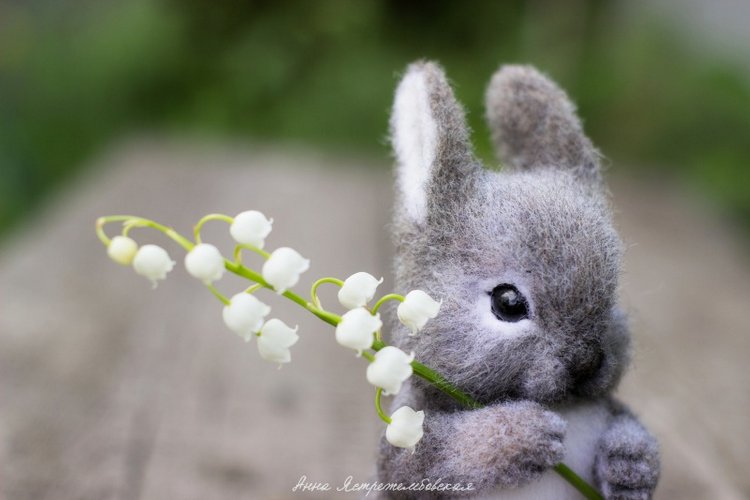 Заинька — Валяные игрушки из шерсти: сухое валяние