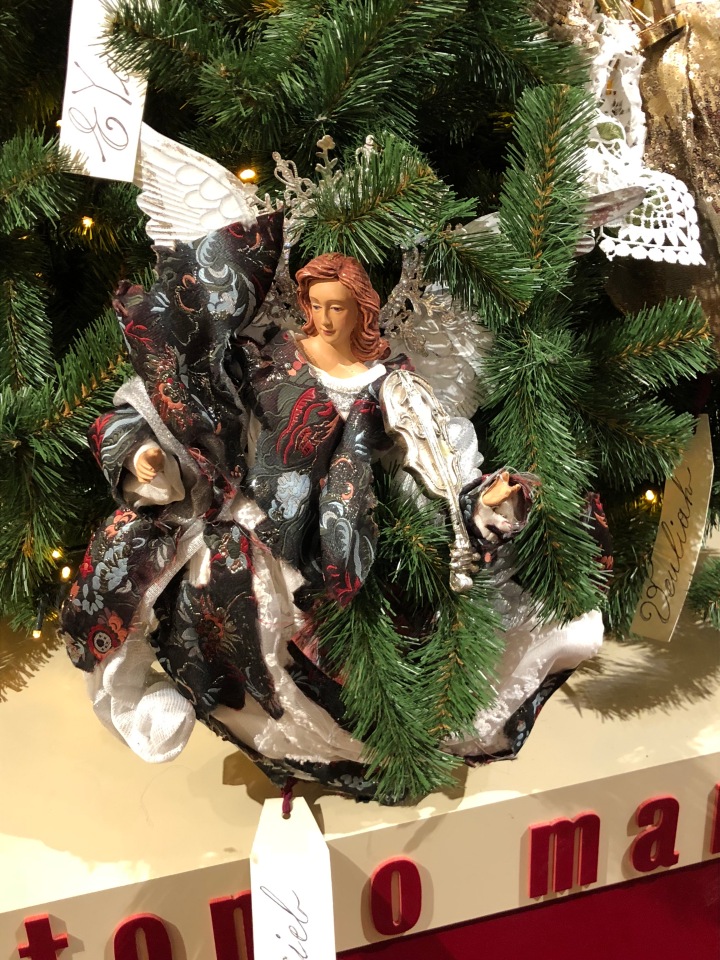 Москва предновогодняя... выставка новогодних елок в ГУМе - очень красиво