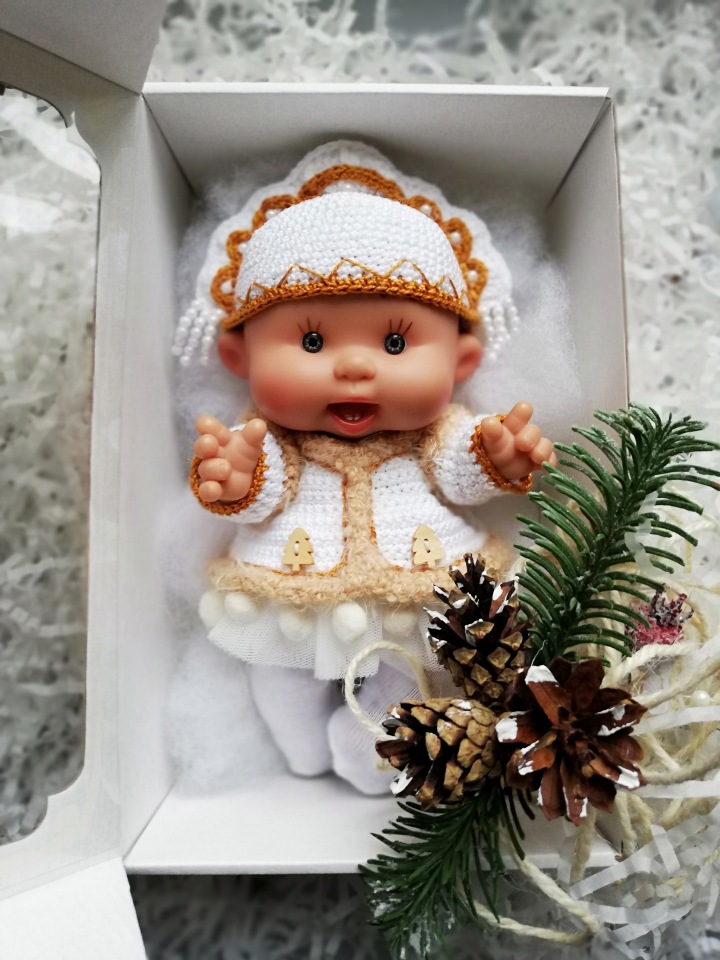 Снегурочка, пупс Nines d'onil 21 см | Бэйбики Снегурочка, пупс Nines d'onil 21 см (фото 2)