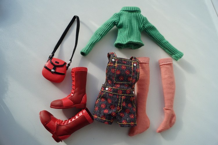 Привет, я Вика! Куклы из серии "Модный шопинг"