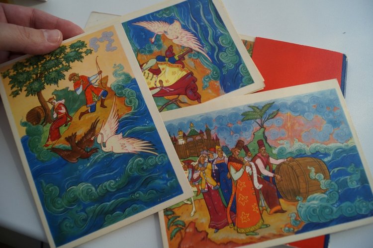 Посылочка! С куколками, игрушками и открытками