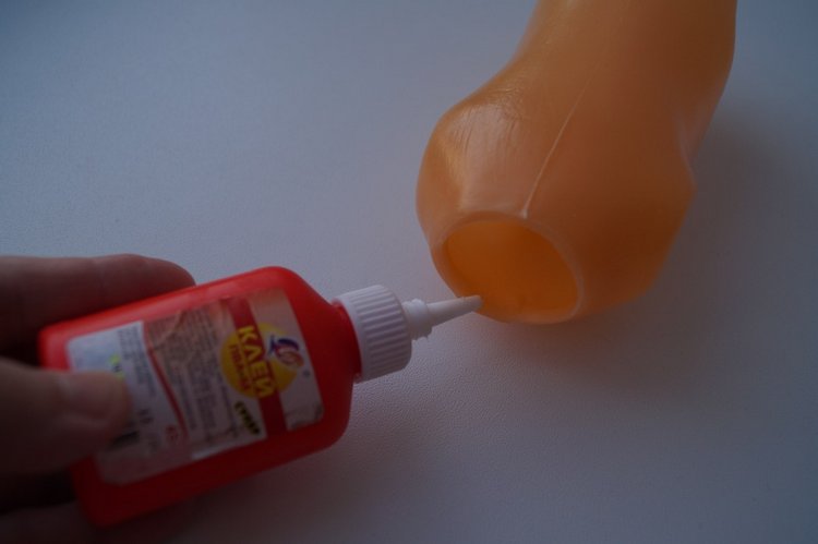 Четвёртая выписка февраля, которой могло не быть. Как заузить отверстие в шее советской куклы, чтобы голова не проваливалась