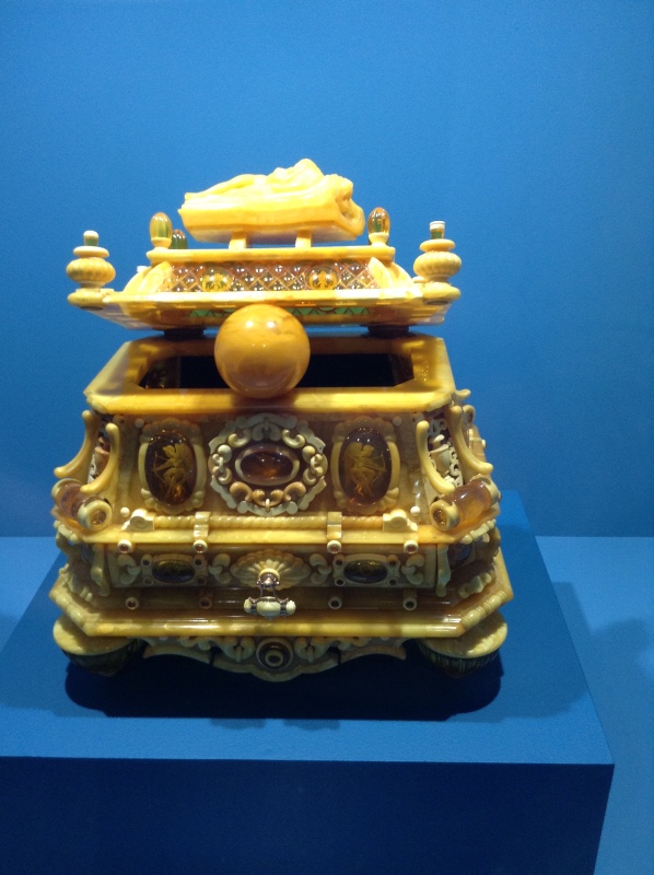 Милая сердцу Божедомка. "Парк янтарного периода". ч.6. (Продолжение). Изделия и украшения из янтаря