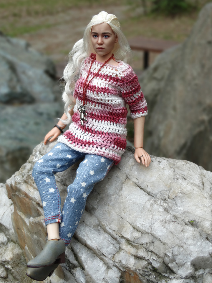 Совсем другой стиль для Дэни. Экшен-кукла Daenerys от ThreeZero (фото 4)