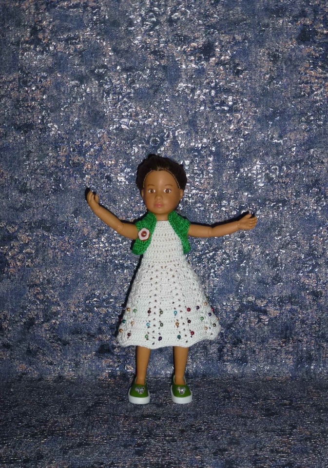 Авторский вязаный комплект для кукол Kruselings 23 см "Новогодняя Ёлочка" (фото 4)