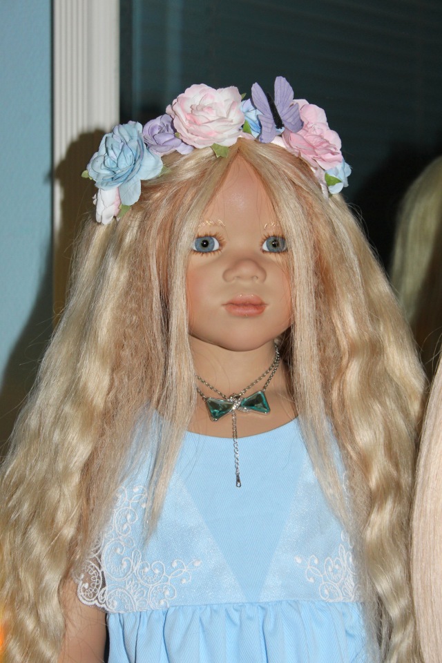 Две блистательные блондиночки, Нандини и Сарай