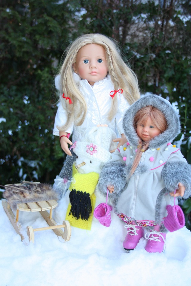 Снежные забавы Кети и Рози. Провожаем зиму