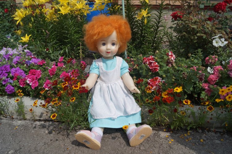 На день рождения Василисы я подарила новое платье