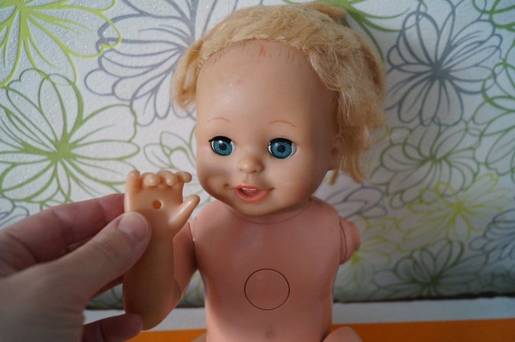 Всю неделю ко мне в кукольную лечебницу шли пациенты