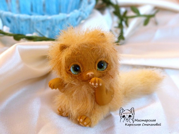 Котенок Персик 5.5 см — Игрушки в смешанной технике (мех и глина): Арт (фото 4)
