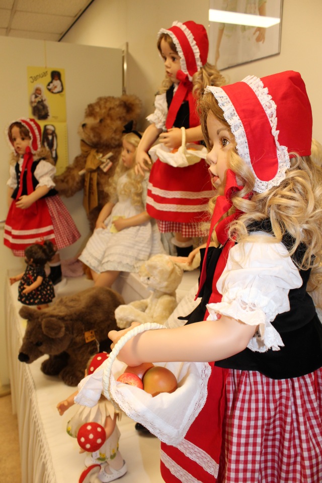 Летняя встреча в магазине и выбор кукол. Часть вторая - Красная шапочка. ОПРОСНИК