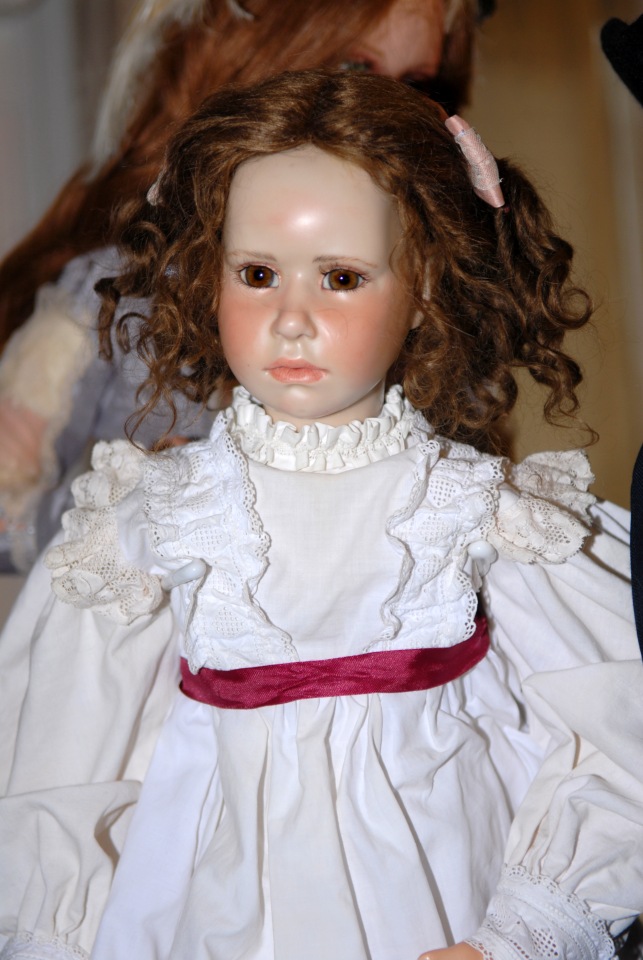 История о том, как я поставила кукол в витрину. Проект "За стеклом"