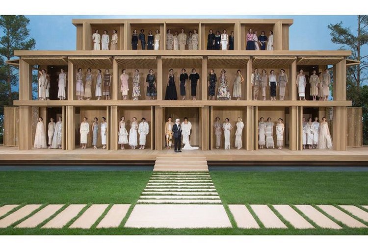 Скончался Карл Лагерфельд: дизайнер, ставший легендой еще при жизни (фото 8)