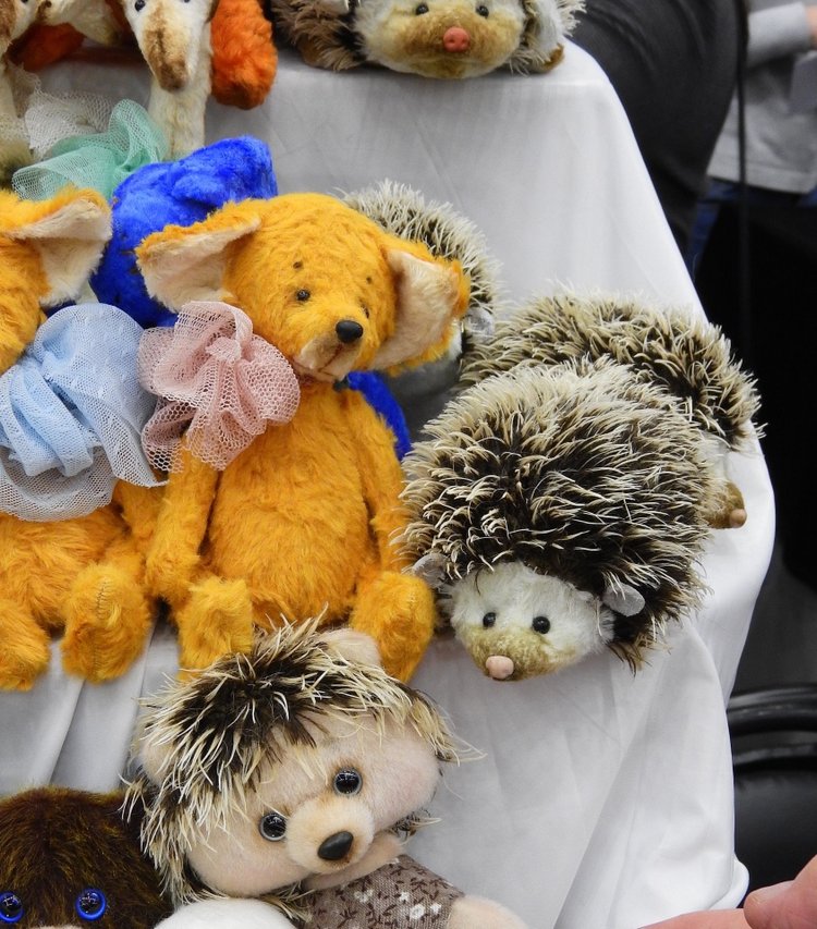 XV Международный осенний салон авторских кукол на Тишинке с 4 по 6 октября 2019 года в Москве. ЁЖИКИ