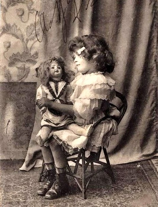 Мгновения жизни застывшие в фото или девочки другой эпохи