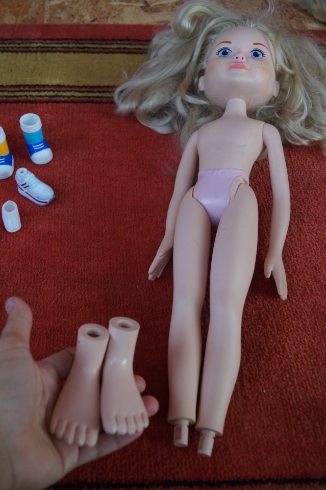 Посылки, посылки - с куклами, игрушками, обувью, одеждой