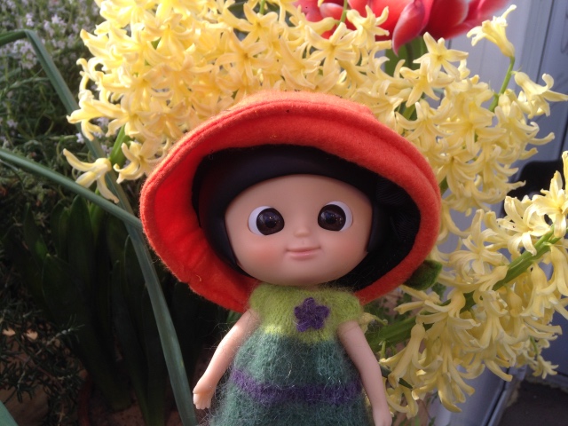 Яркие весенние краски и позитивный Mui-chan