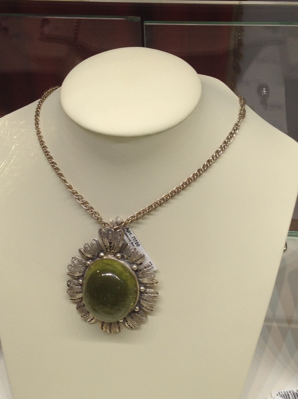 Милая сердцу Божедомка. "Парк янтарного периода". ч.6. (Продолжение). Изделия и украшения из янтаря