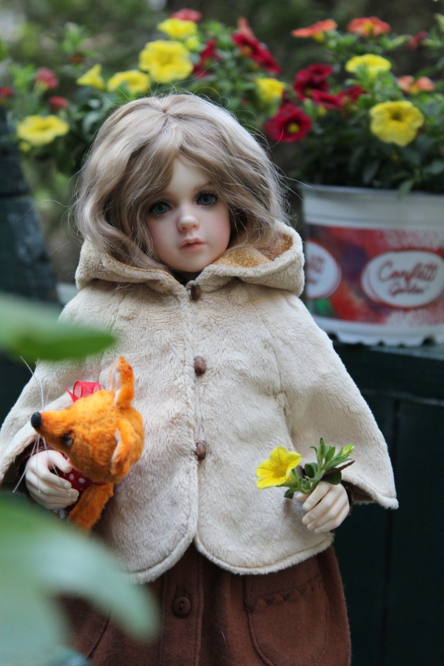 Новый наряд Розочки и прогулка в саду