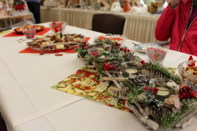 Рождественская встреча в магазине/клубе коллекционных кукол