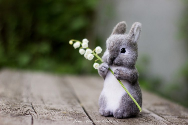 Заинька — Валяные игрушки из шерсти: сухое валяние